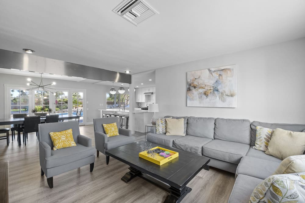 Photo of Livingroom in Shea North Estates