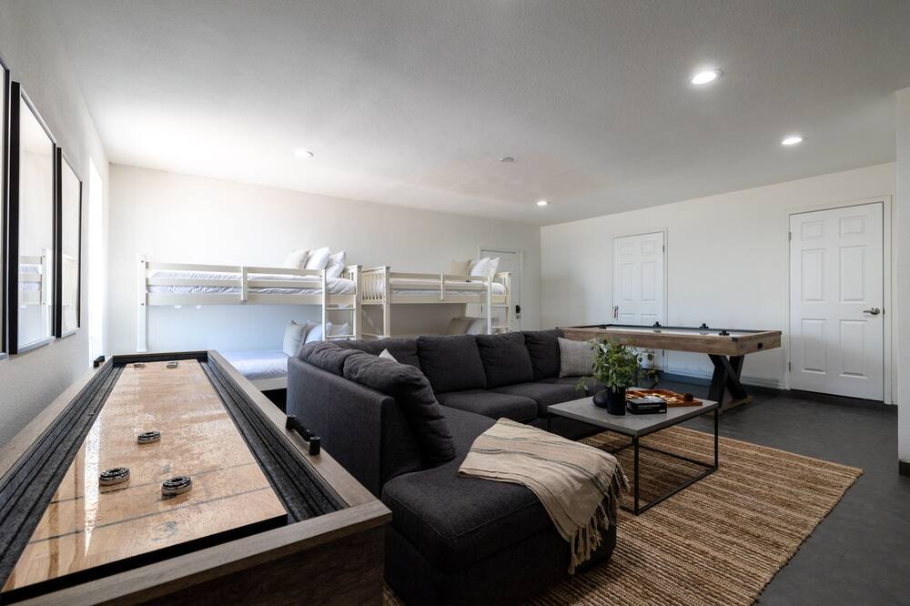 Photo of Bedroom in Paradise Valley Village