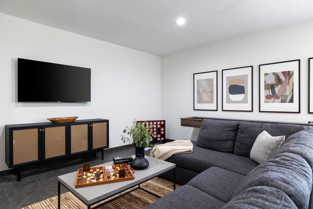Photo of Bedroom in Paradise Valley Village
