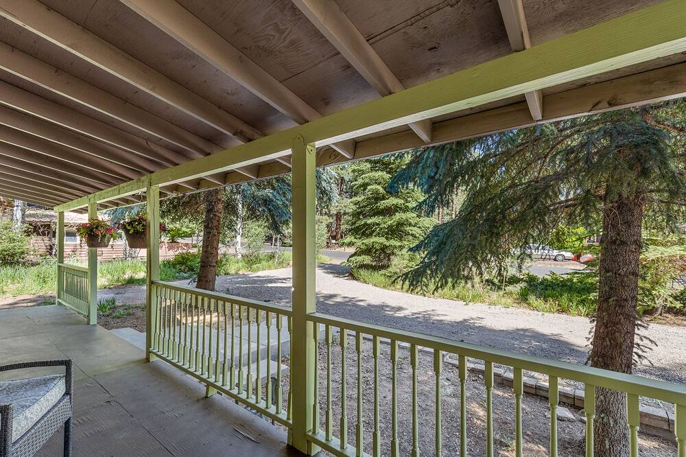 Photo of Patio Balcony in Mountainaire