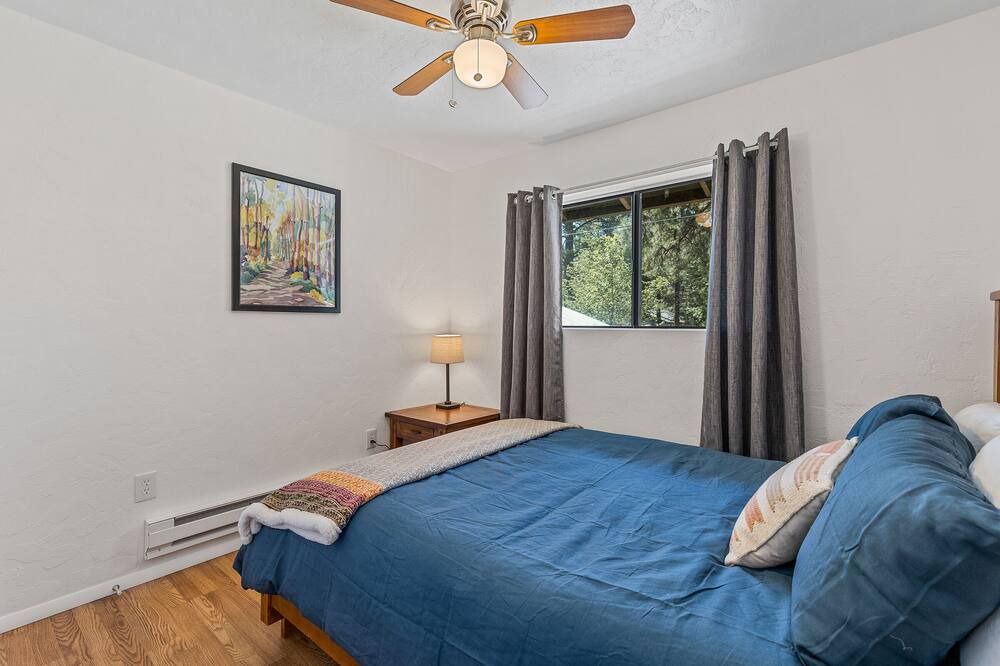 Photo of Bedroom in Mountainaire