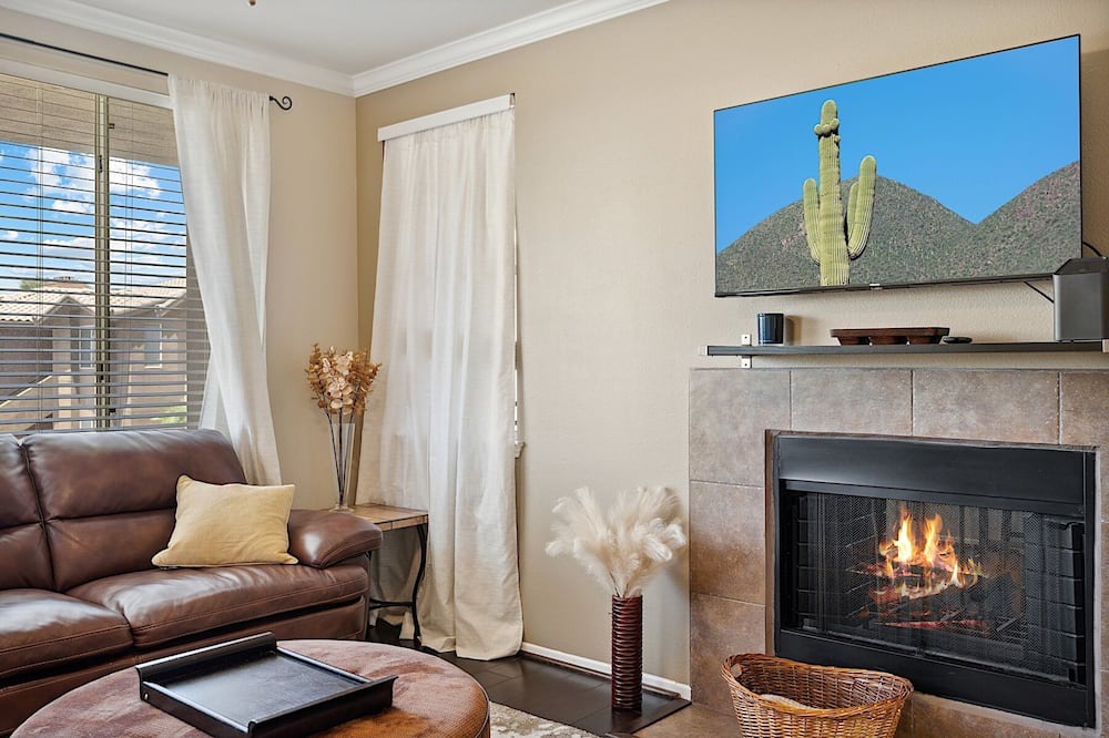 Photo of Livingroom in Desert Paradise Estates
