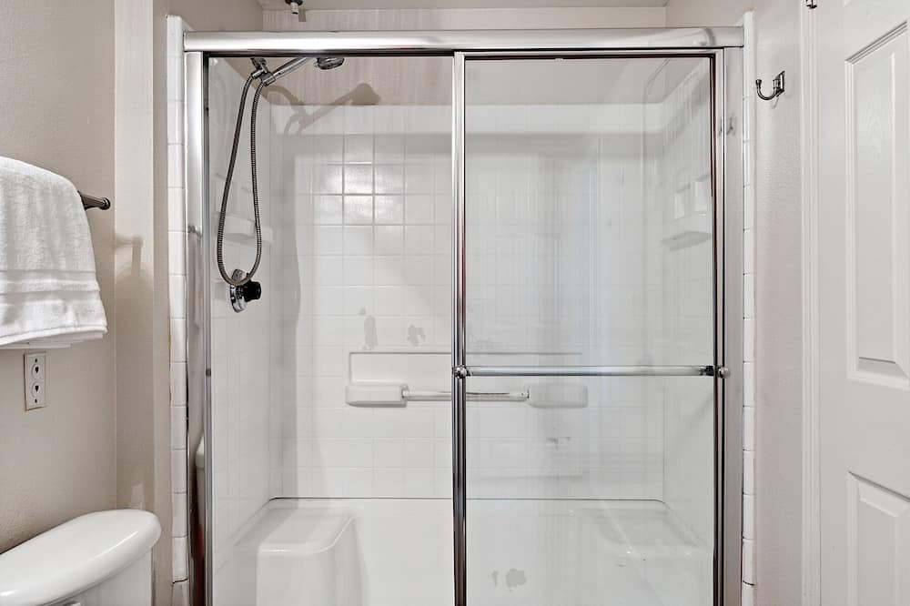 Photo of Bathroom in Desert Paradise Estates