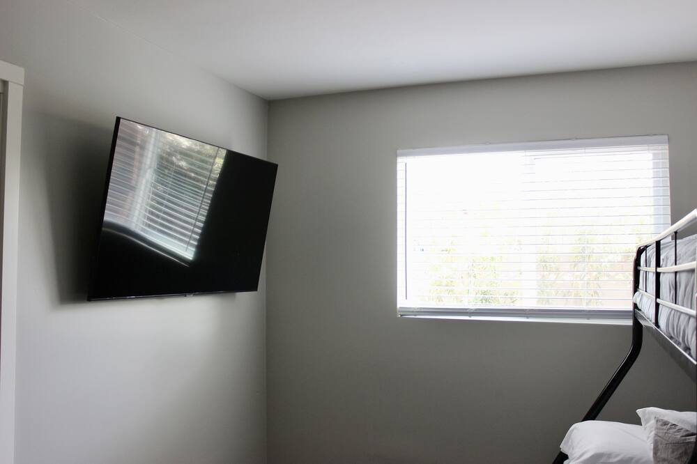 Photo of Bedroom in Papago Parkway