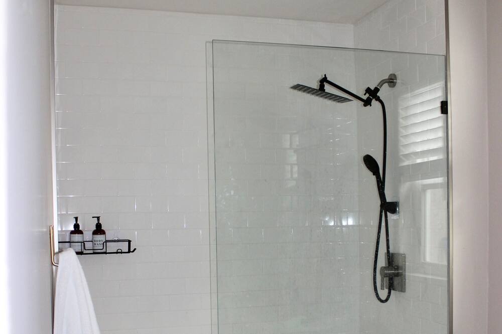 Photo of Bathroom in Papago Parkway