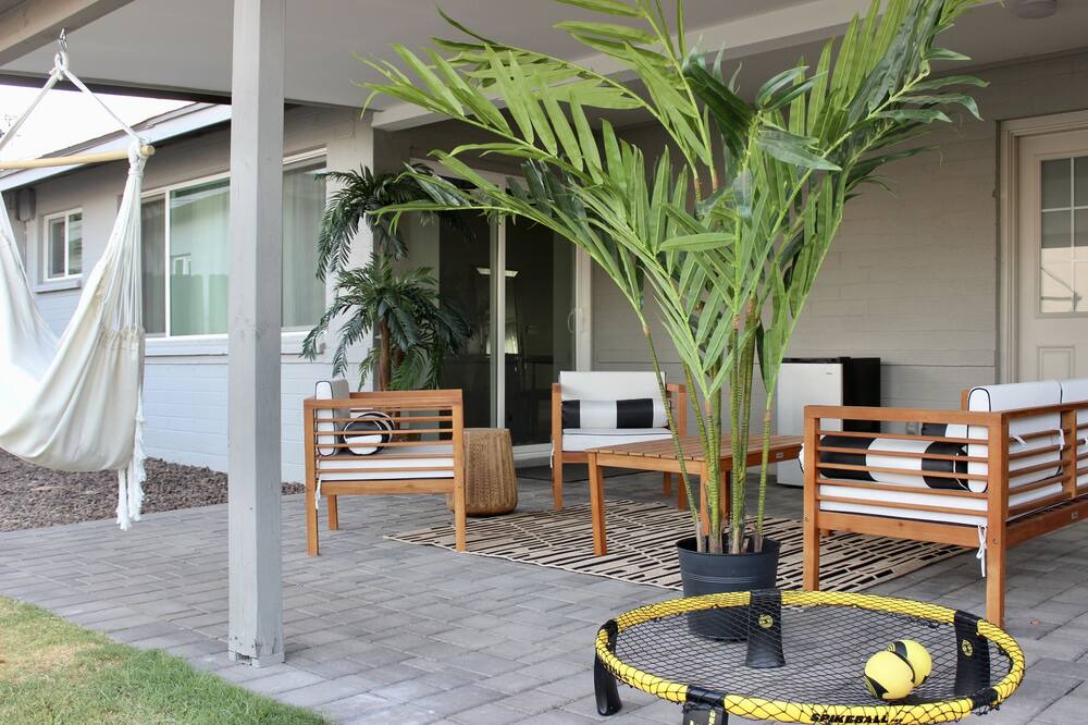 Photo of Patio Balcony in Papago Parkway