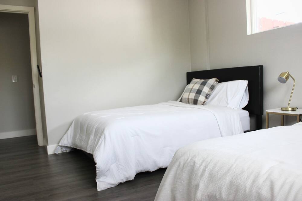 Photo of Bedroom in Papago Parkway