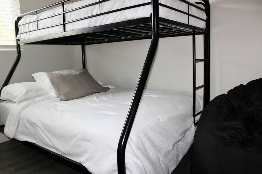 Photo of Bedroom in Papago Parkway