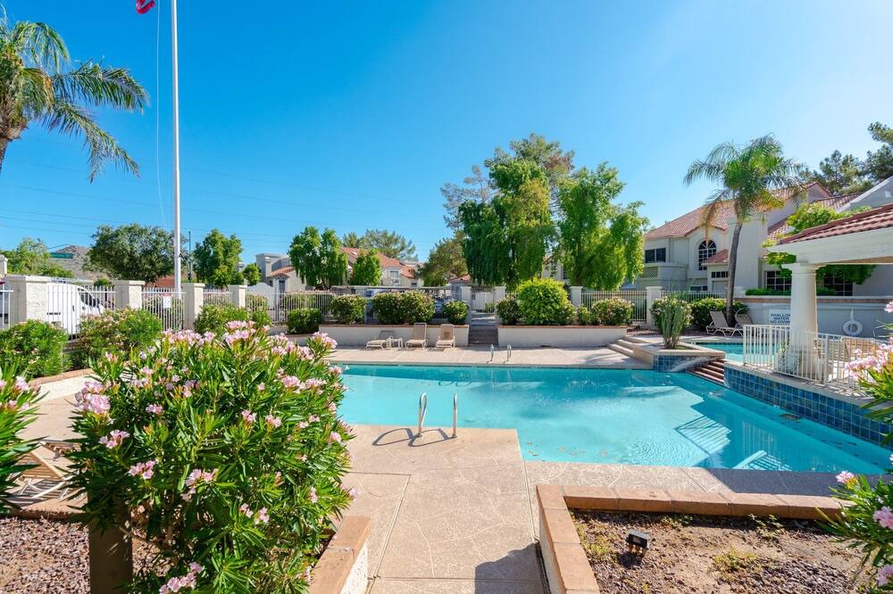 Photo of Outdoor in Paradise Valley Village