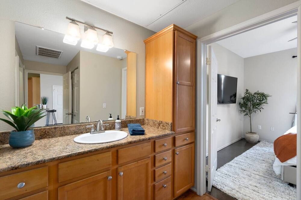 Photo of Bedroom in Desert Paradise Estates