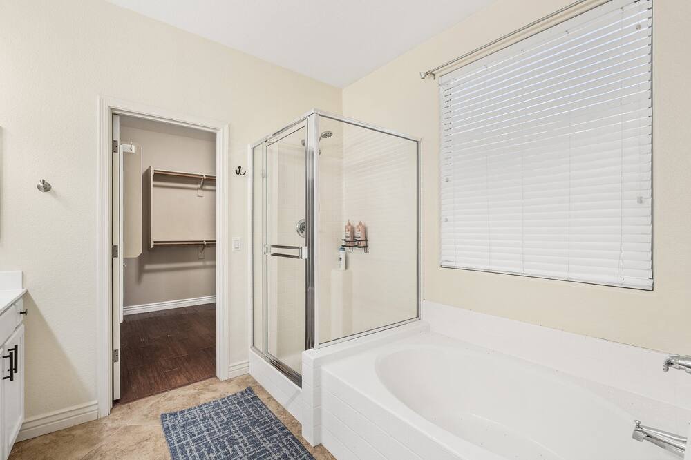 Photo of Bathroom in Rovey Farm Estates
