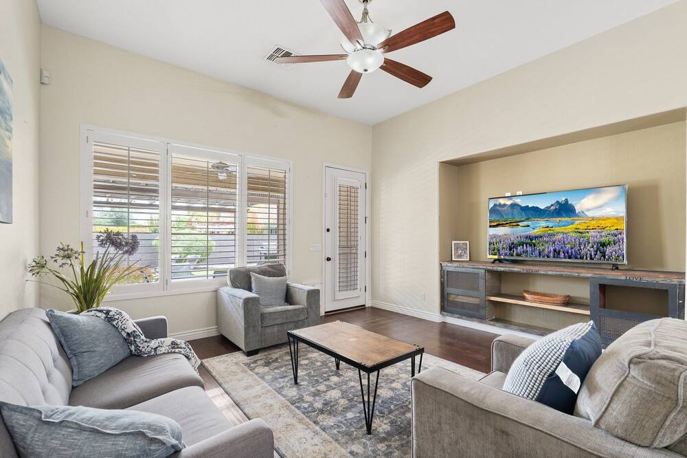 Photo of Livingroom in Rovey Farm Estates