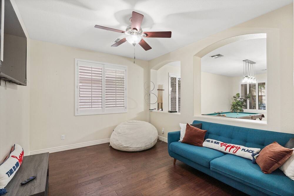 Photo of Livingroom in Rovey Farm Estates