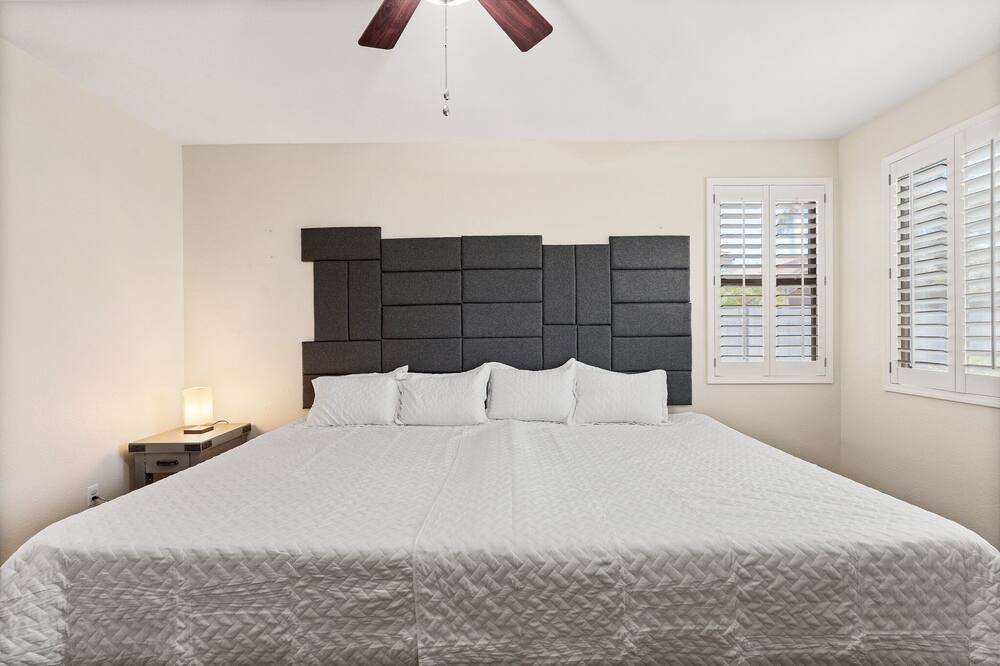 Photo of Bedroom in Rovey Farm Estates