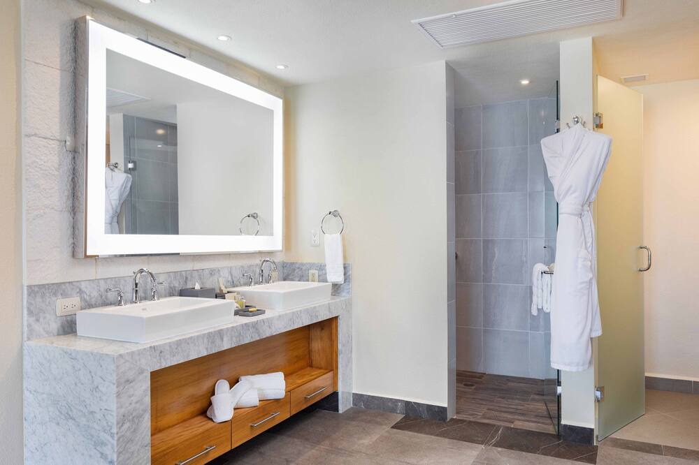 Photo of Bathroom in Cabo Bello