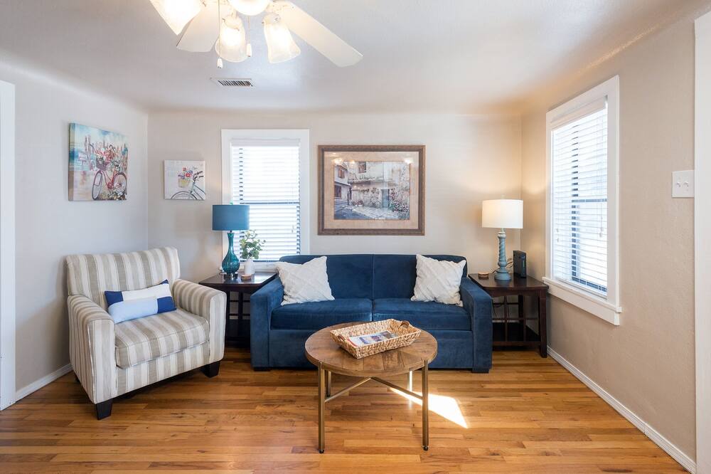 Photo of Livingroom in Downtown Flagstaff