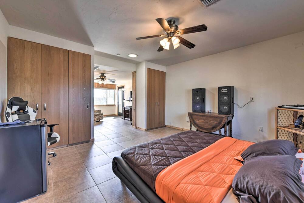 Photo of Bedroom in Queen Valley