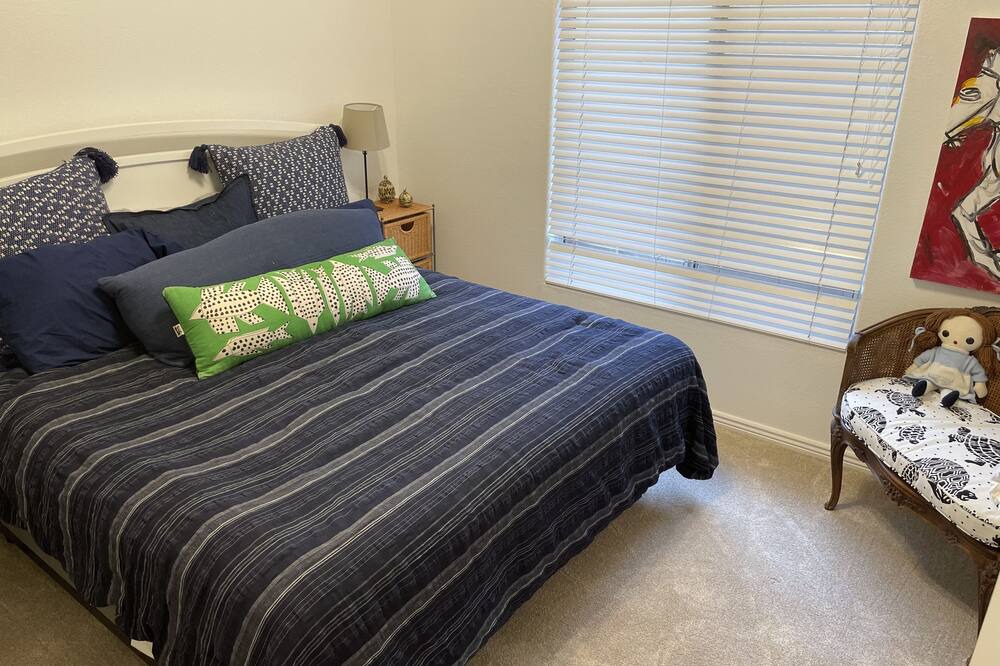 Photo of Bedroom in Desert Paradise Estates