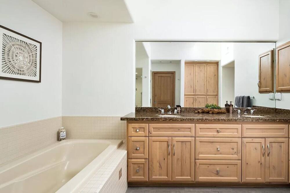 Photo of Bathroom in Desert Mountain