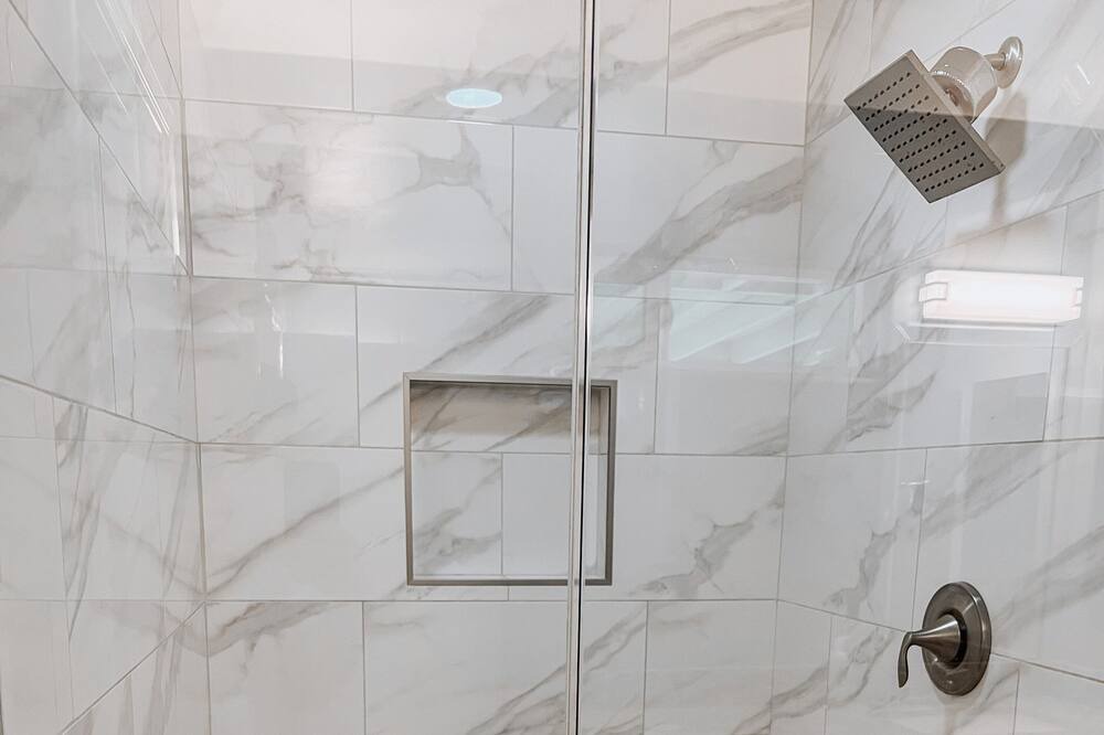 Photo of Bathroom in Scottsdale Estates Six