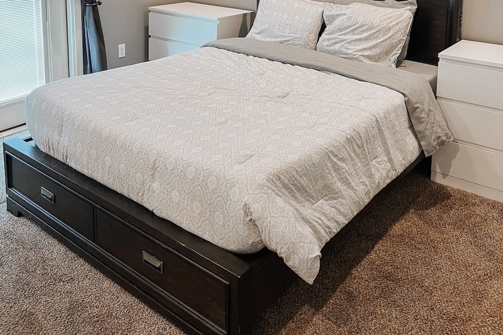 Photo of Bedroom in Scottsdale Estates Six