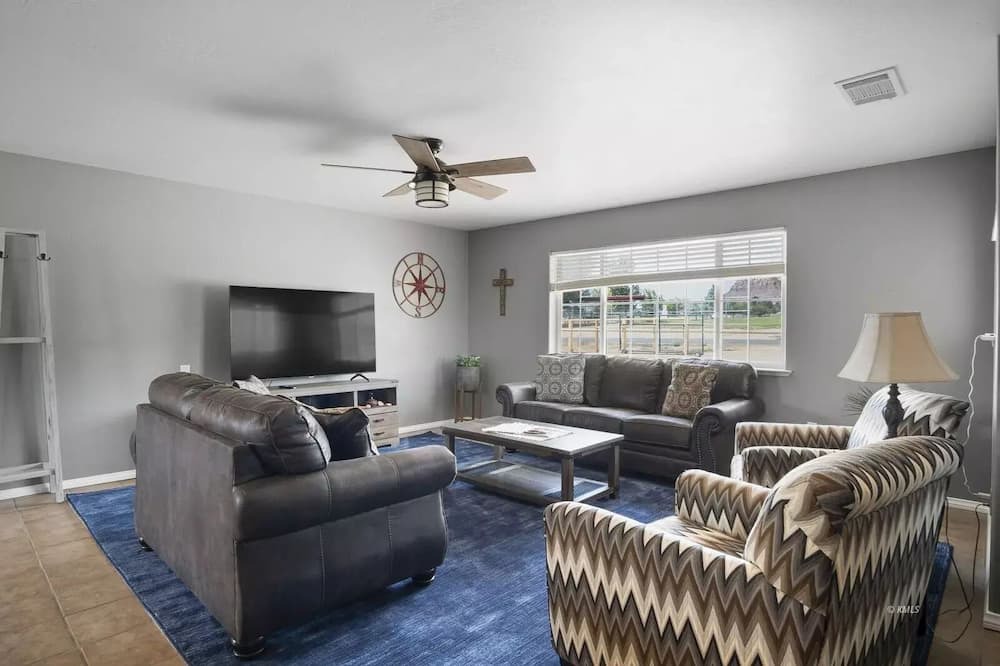 Photo of Livingroom in Kanab
