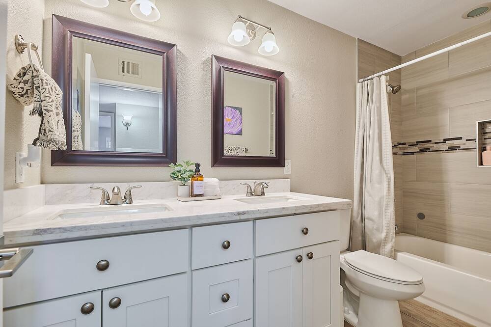 Photo of Bathroom in Papago Parkway