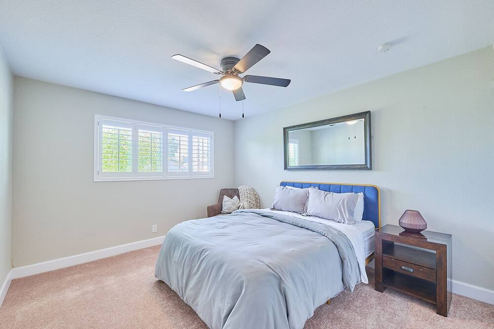 Photo of Bedroom in Papago Parkway
