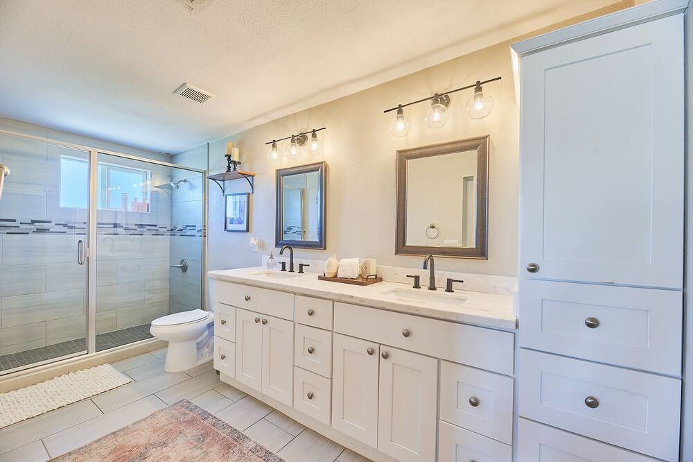 Photo of Bathroom in Papago Parkway