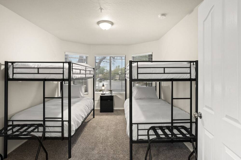 Photo of Bedroom in Pinnacle Reserve East