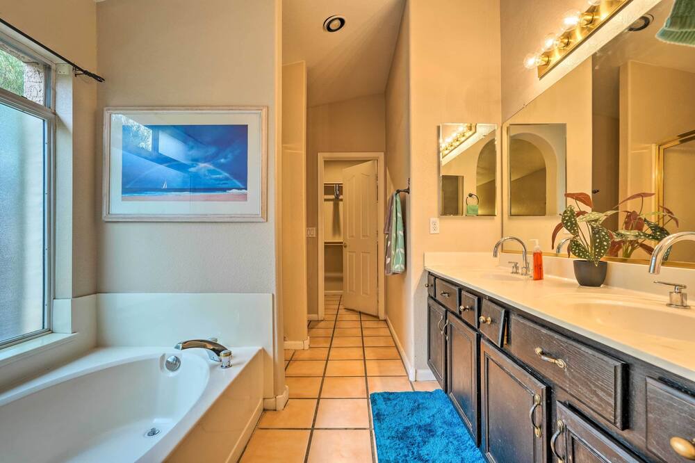 Photo of Bathroom in Arrowhead Lakes