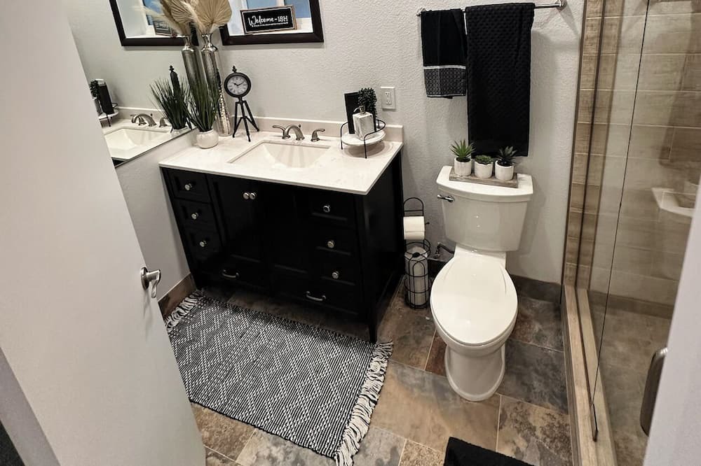 Photo of Bathroom in Cienega Springs