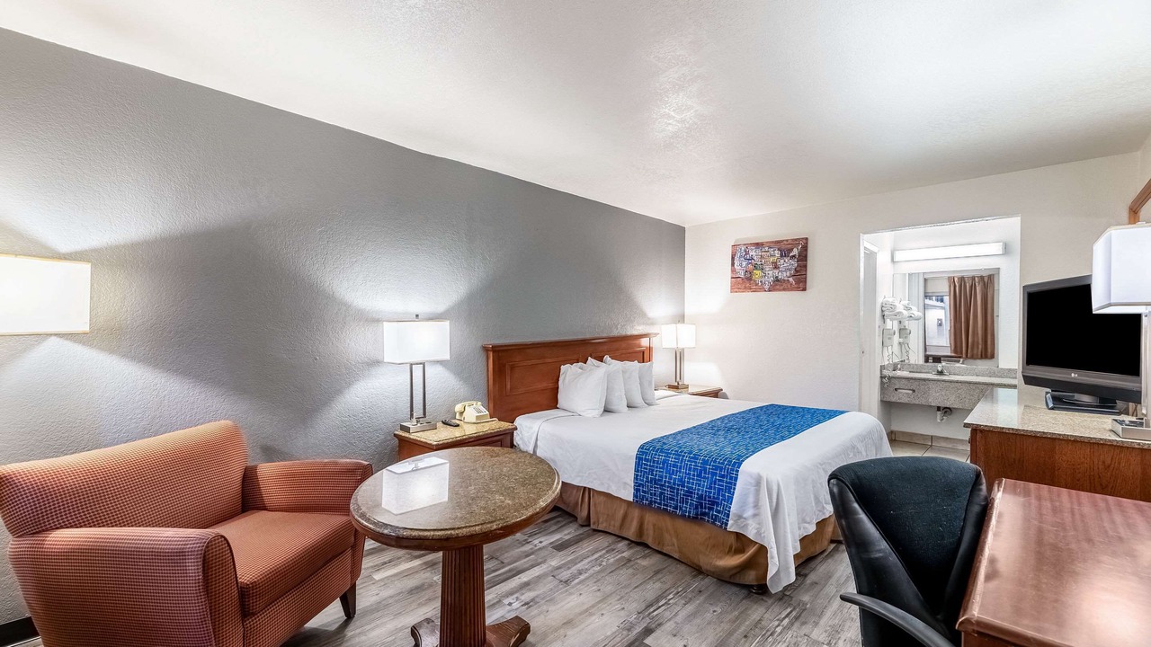 Photo of Bedroom in Westown Commercial Center