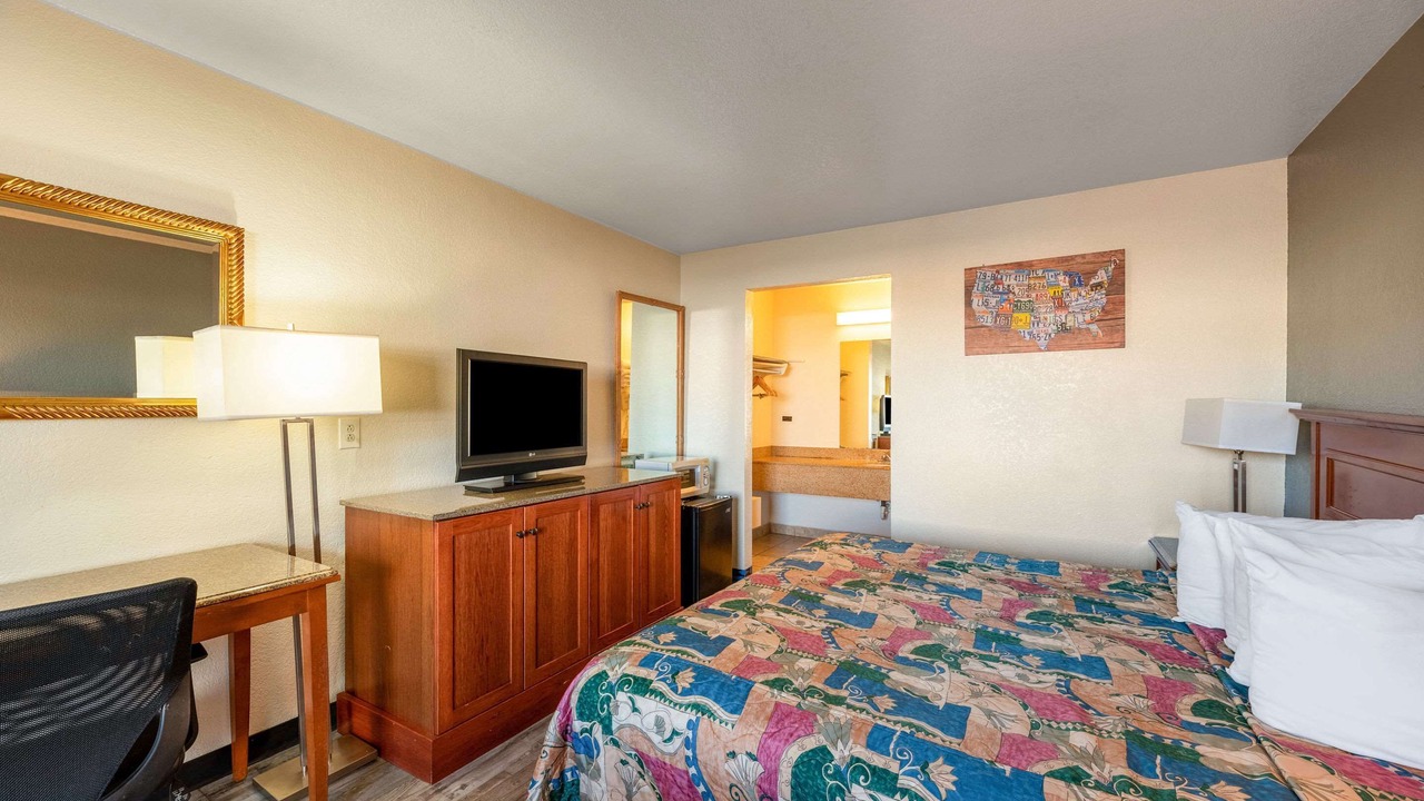 Photo of Bedroom in Westown Commercial Center