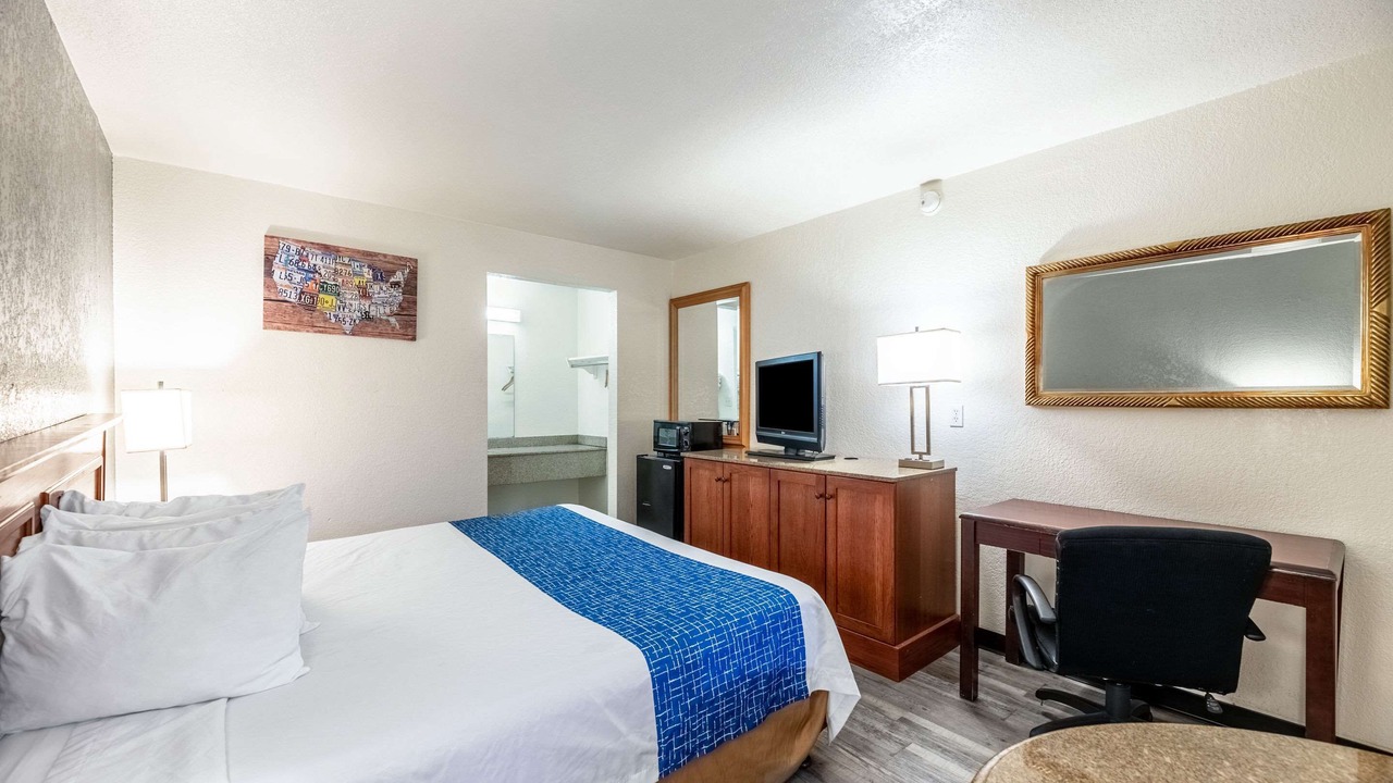 Photo of Bedroom in Westown Commercial Center