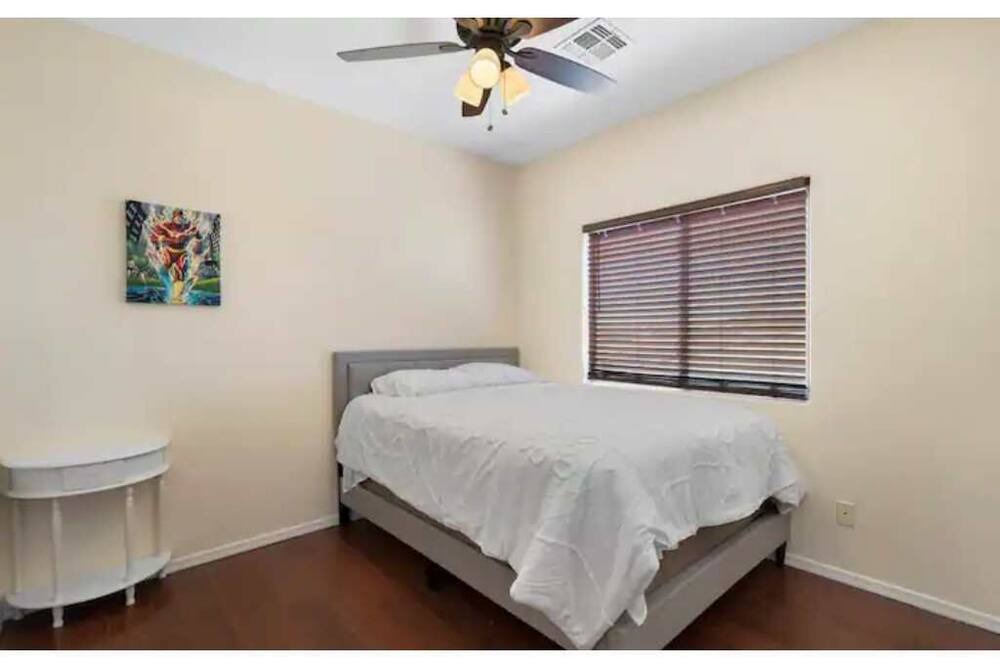 Photo of Bedroom in Rovey Farm Estates