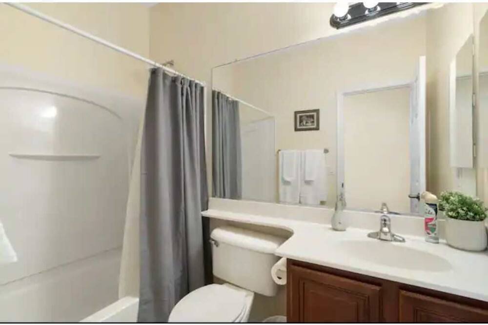 Photo of Bathroom in Rovey Farm Estates