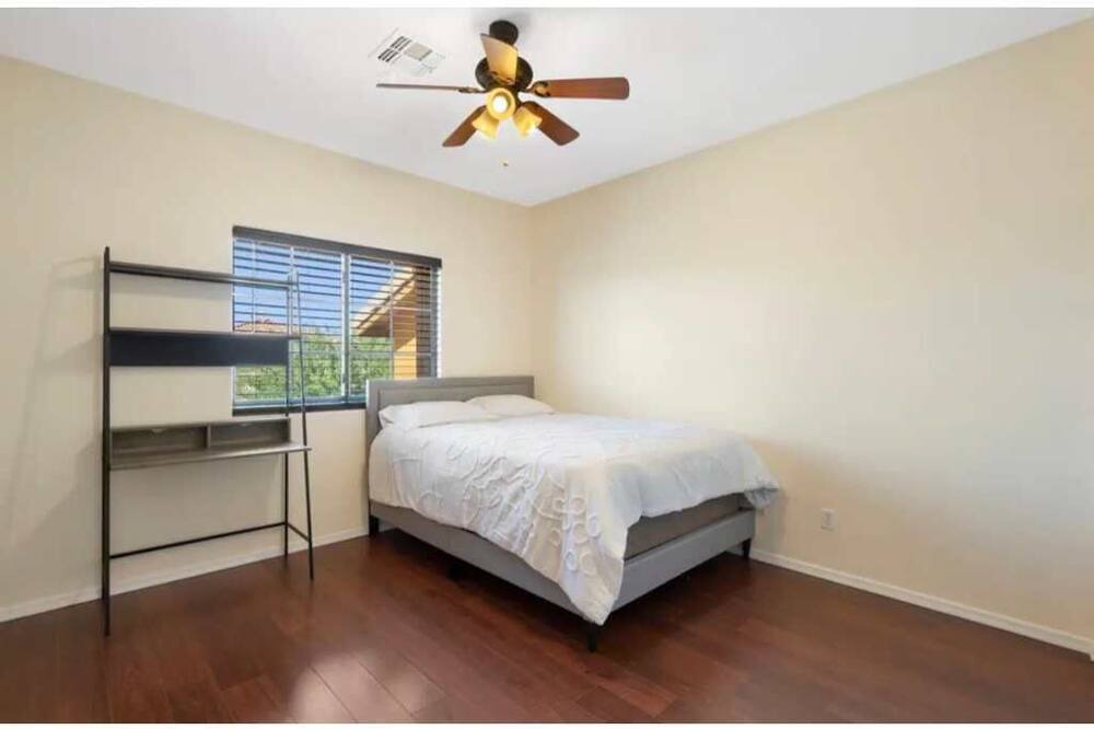 Photo of Bedroom in Rovey Farm Estates