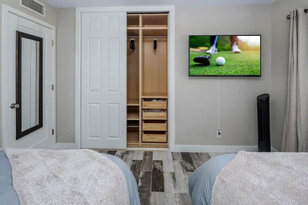 Photo of Bedroom in Scottsdale Estates Nine