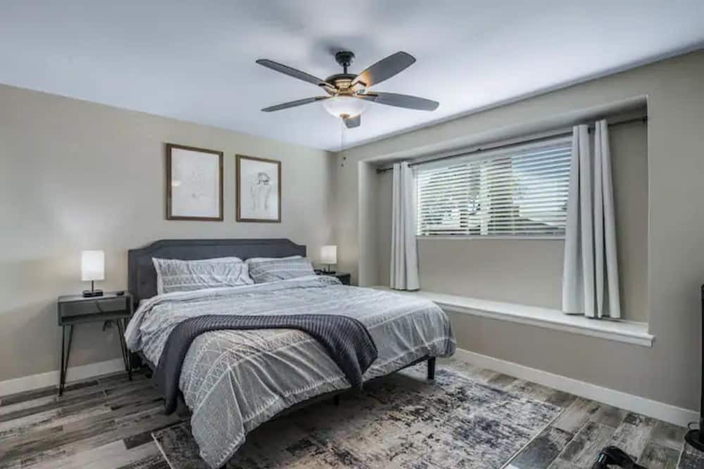 Photo of Bedroom in Scottsdale Estates Nine