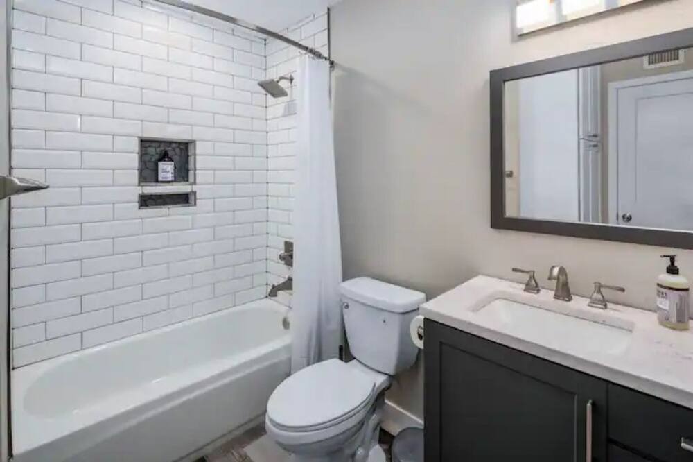 Photo of Bathroom in Scottsdale Estates Nine