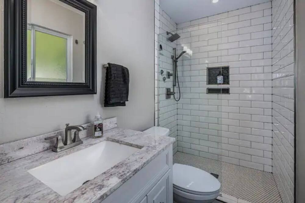 Photo of Bathroom in Scottsdale Estates Nine