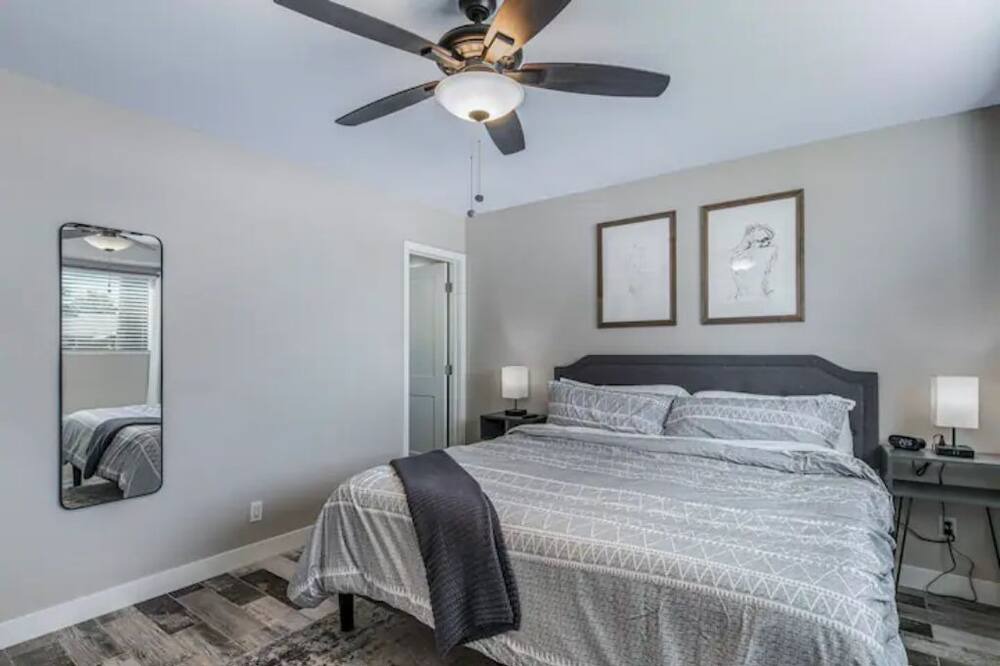 Photo of Bedroom in Scottsdale Estates Nine