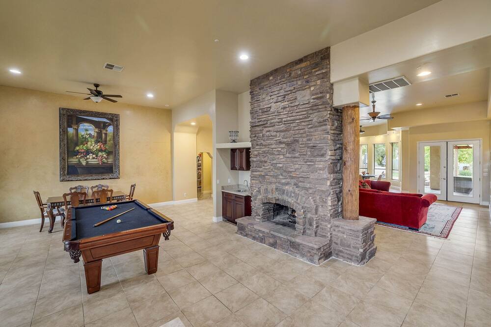 Photo of Livingroom in Shea North Estates