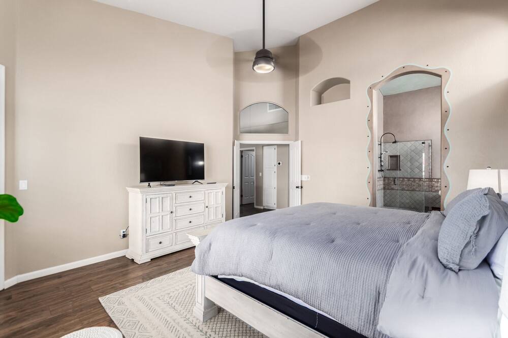 Photo of Bedroom in Foothills Club West