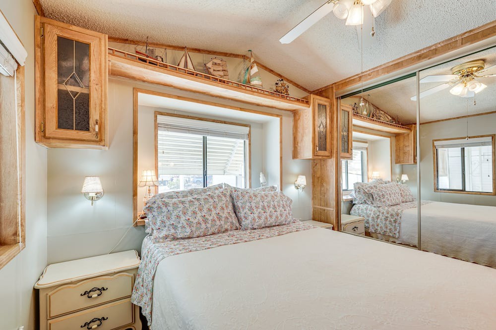 Photo of Bedroom in Lake Havasu City