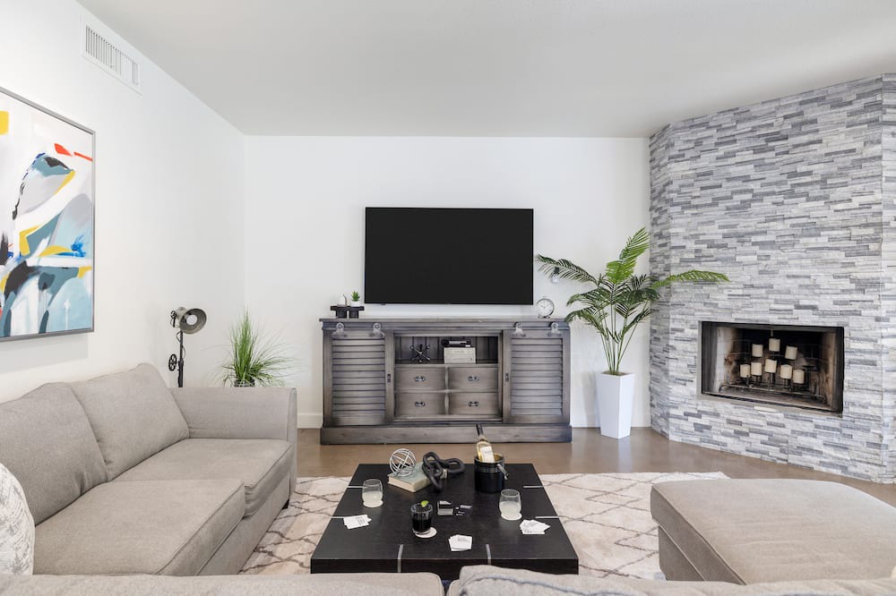 Photo of Livingroom in Desert Paradise Estates