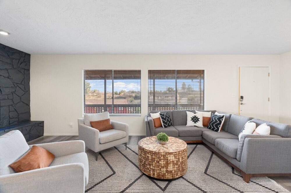 Photo of Livingroom in Cottonwood-Verde Village