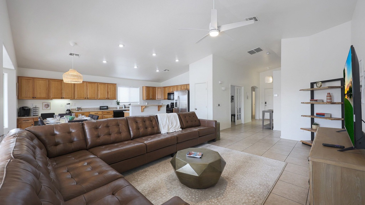 Photo of Livingroom in Villages At Queen Creek