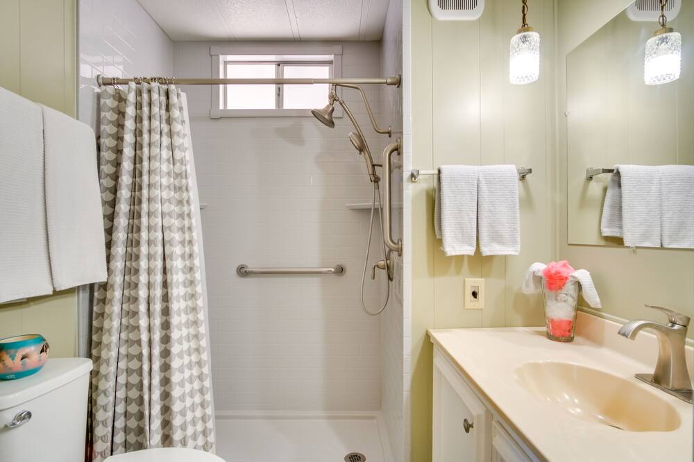 Photo of Bathroom in Tucson Estates